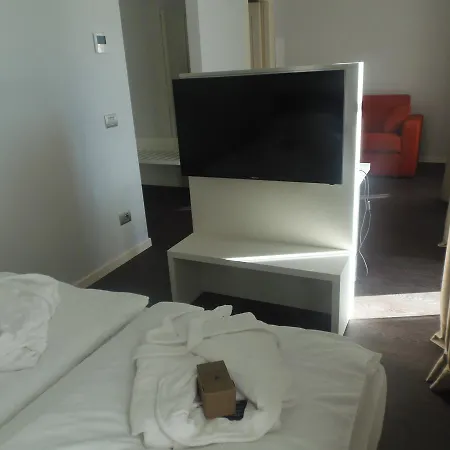 Hotel Albergo Dongo 3*