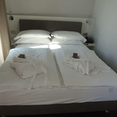 ホテル Albergo Dongo