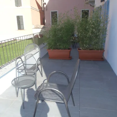 ホテル Albergo Dongo 3*