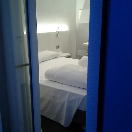 호텔 Albergo Dongo 동고