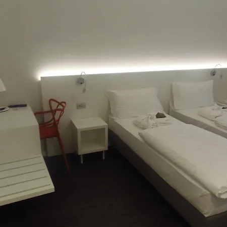 Albergo Dongo 호텔 3*