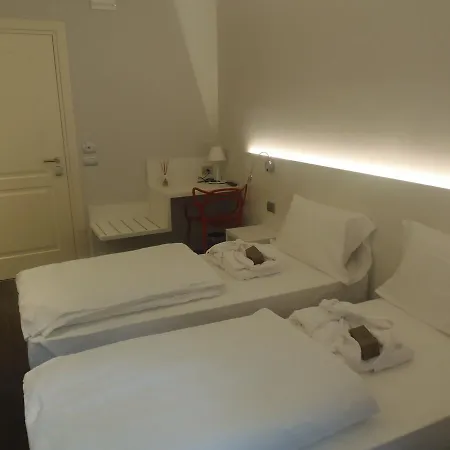 호텔 Albergo Dongo 3*