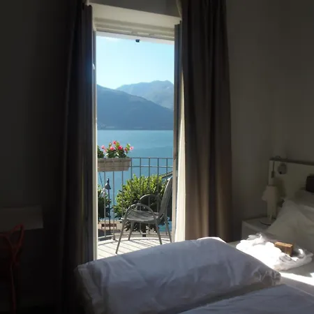Albergo Dongo 호텔 동고