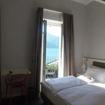 Albergo Dongo 3* ドンゴ