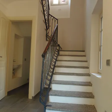 Hotel Albergo Dongo 3*