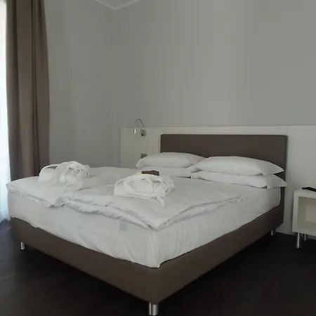 Albergo Dongo 호텔 3*