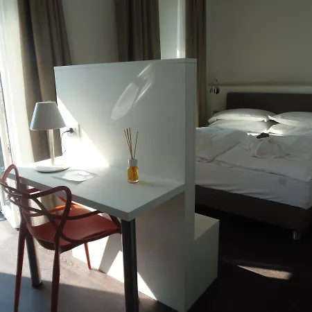 Albergo Dongo 호텔 3*