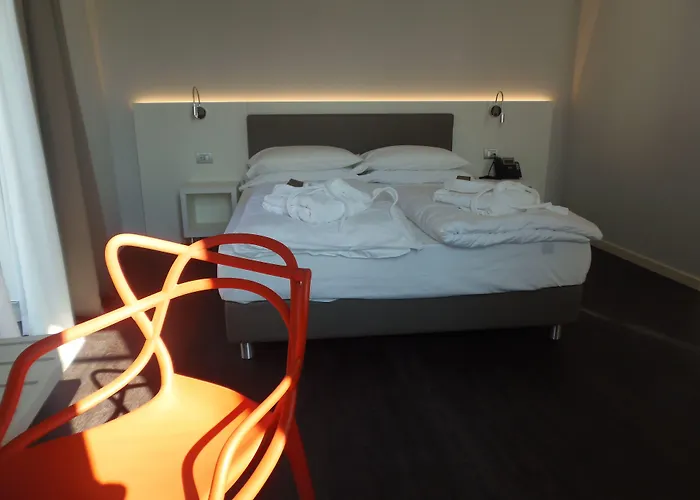 Albergo Dongo 3*